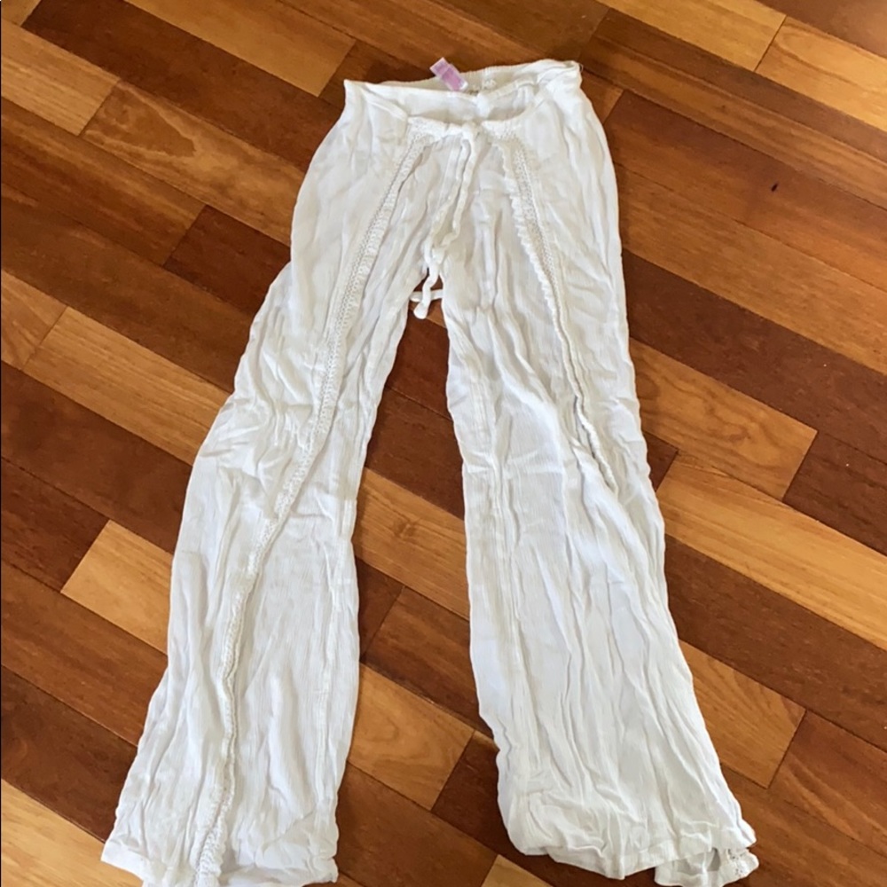 White beach pants